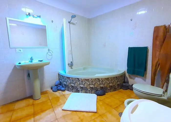 El Varadero Playa La Arena Puerto de Santiago (Tenerife)